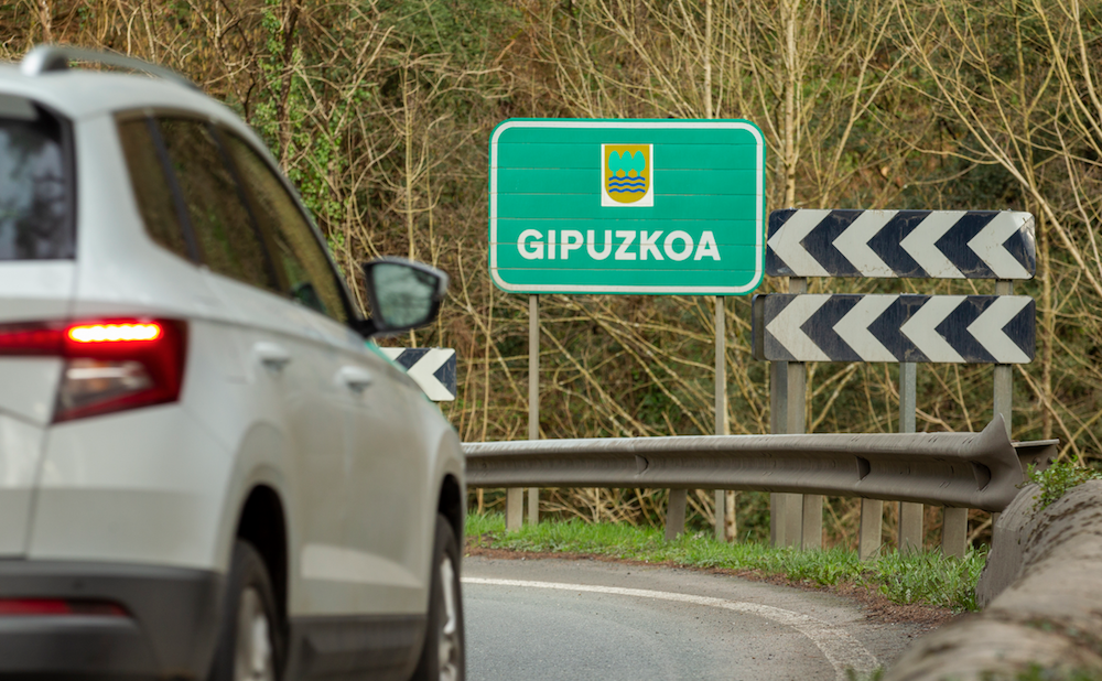 Auzitegiak ez du onartu mugikortasuna eta ordutegiak mugatzen jarraitzea