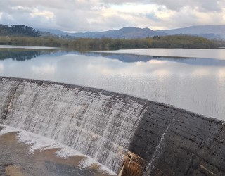 Udaberri hasierako euriek, urtegien maila maximoetan mantendu dute