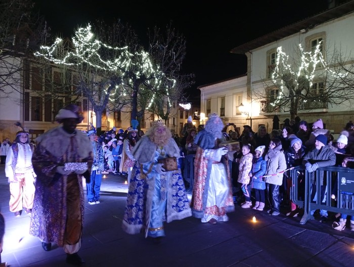 Eskoriatza ere iritsi dira Errege Magoak