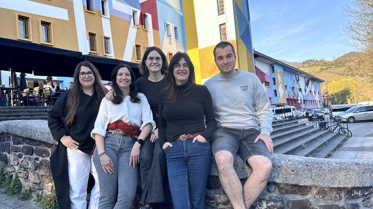 Hamar urteko ibilbidea egin du Eltziak