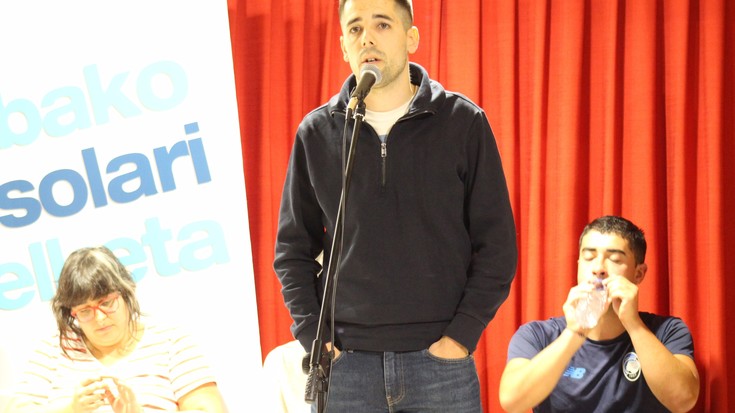 Xabi Igoa aramaioarra garaile Arabako Bertsolari Txapelketarako sailkapen faseko lehen saioan