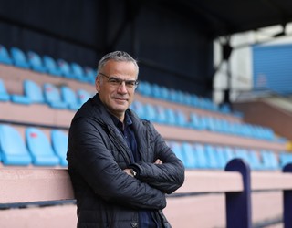 Manu Diaz: "Palkoan egongo naiz, baina bihotza eta burua harmailan izango ditut"