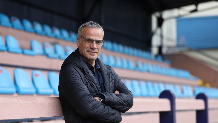 Manu Diaz: "Palkoan egongo naiz, baina bihotza eta burua harmailan izango ditut"