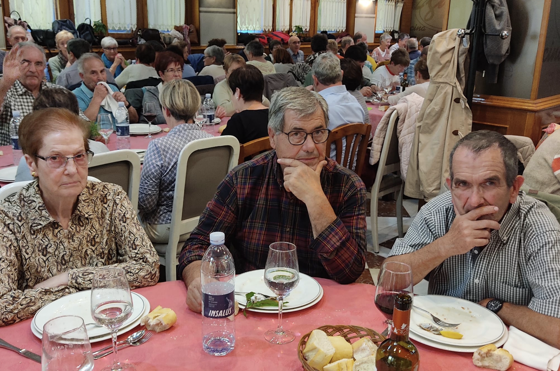 Elgetako erretiratuek egun pasa Gernikako azokan