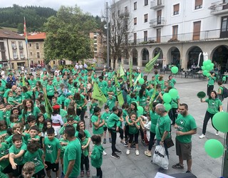 Marea berdiak Atxabaltako kaliek astinddu dittu jai giruan!