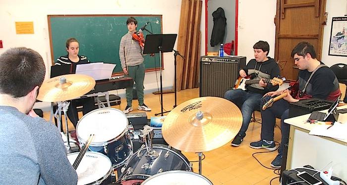 Debagoieneko hainbat Musika Eskolek kontzertua eskainiko dute bihar