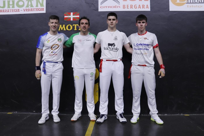 Martitzenean hasi zen Bergara Hiria eskupilota txapelketaren 28. edizioa