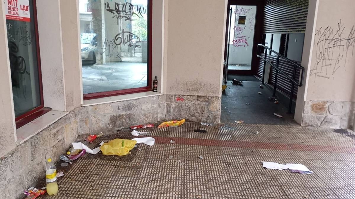 Grupo San Juango bizilagunen haserrea, "gazte talde batek" eragindako "degradazioa" dela-eta