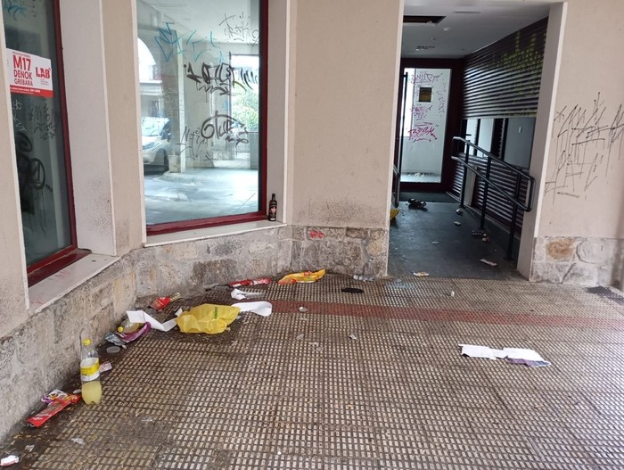 Grupo San Juango bizilagunen haserrea, "gazte talde batek" eragindako "degradazioa" dela-eta