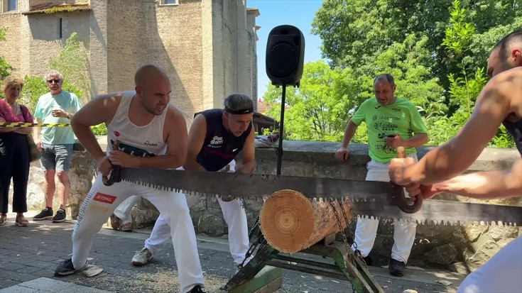 Bideberriko gerizpean egin dute herri kirol erakustaldia