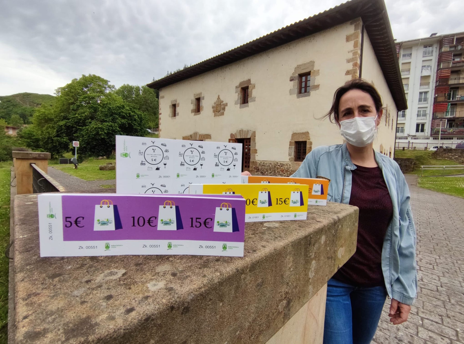'Eskoriatza bizirik' bonuak, abuztuaren 31ra arte erabilgarri