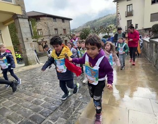 Korrika Txikiarekin eman diote hasiera Korrika Egunari, Elgetan