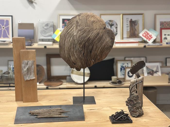 Imanol Artolaren zurezko lanen erakusketa, Objektuak dendan