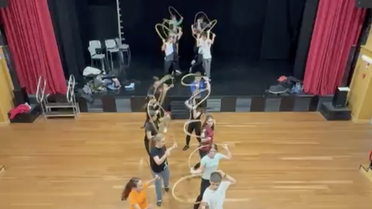 Oinarineko dantzariak badabiltza Inauterietarako prestatzen