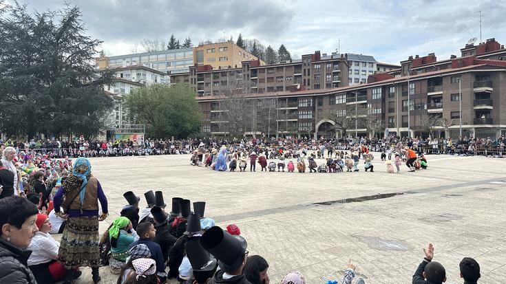 Arrasateko ikastetxeak, Save The Children ekimenarekin bat