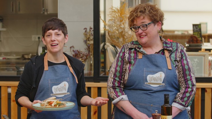 Aitziber Gaunak eta Anne Otegik berdela eskabetxean kozinatu dute