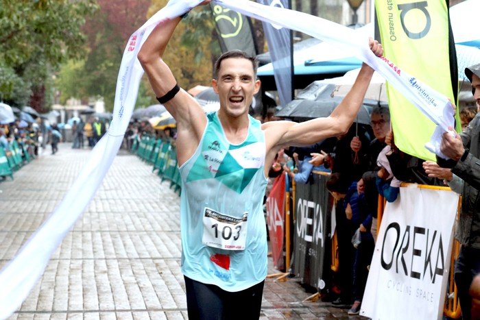 Xabier Labaka: "Orain ari naiz bizitzako markarik onenak egiten"