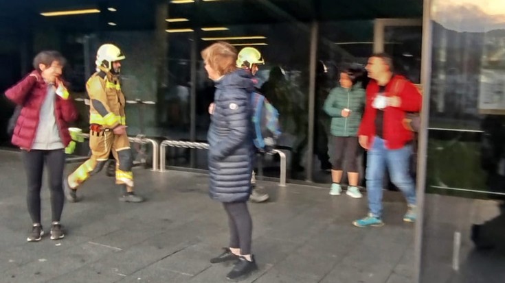 Ibarra kiroldegia itxi egin behar izan dute gas-hodi baten apurketagatik