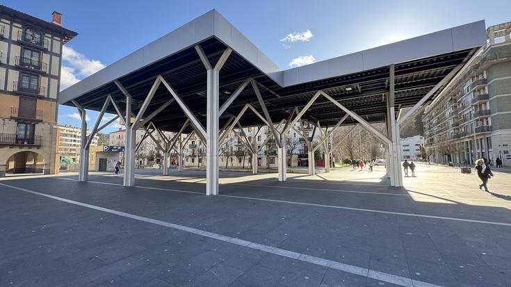 Arrasateko Udalak bi gune estali berri aztertuko ditu Musakolan eta Biteri Plazan