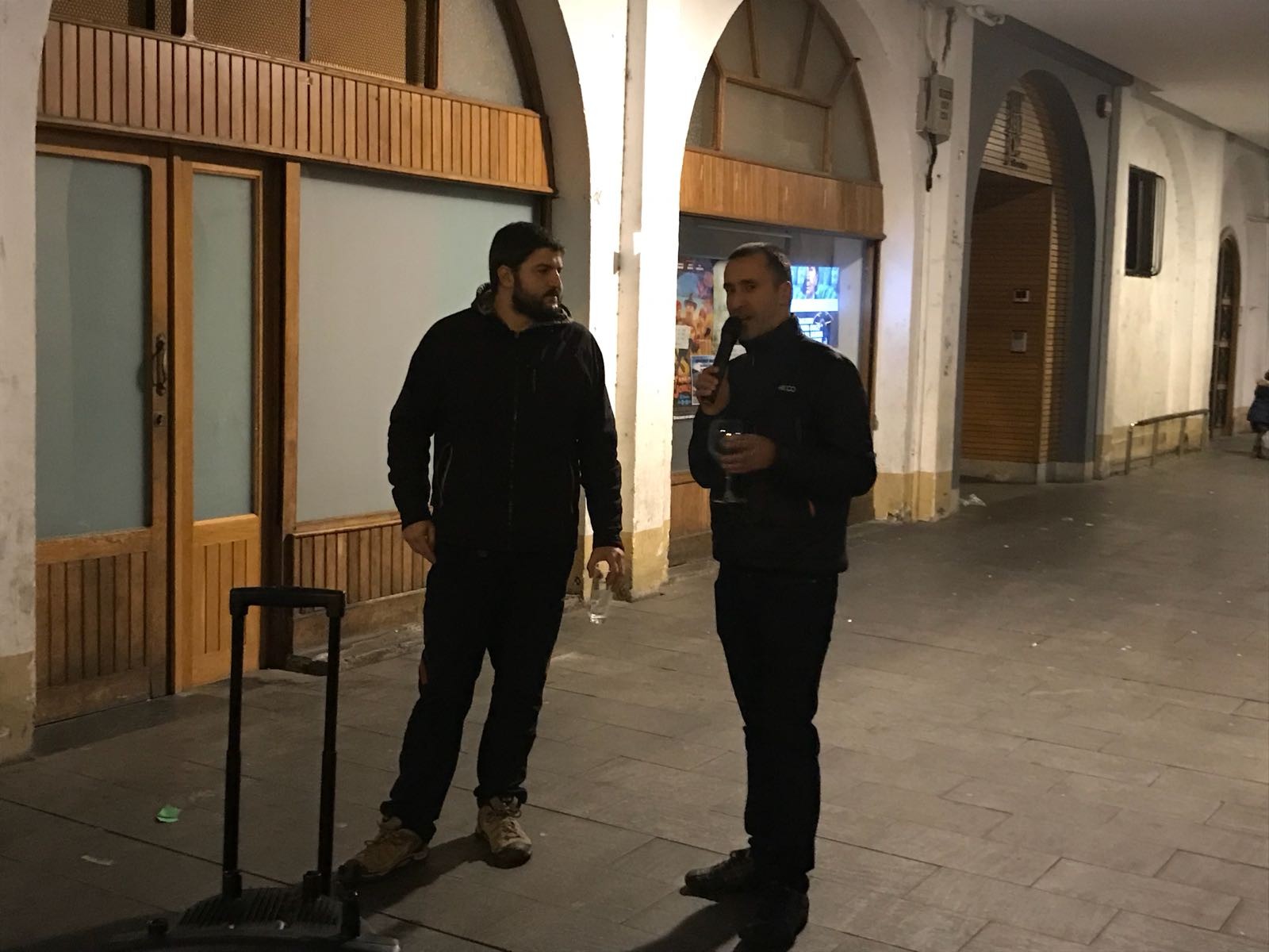 Iñaki Viñaspre eta Beñat Ugartetxea lagun hartuta ospatu dute bertso eskolaren urteurrena