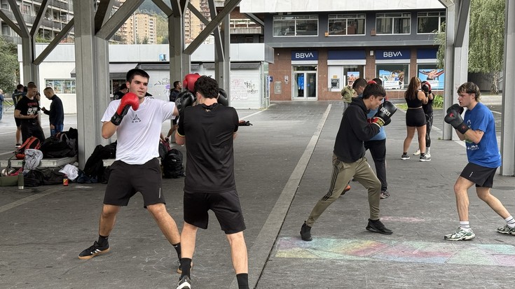 Lehenengo Matraila Eguna, argazkitan