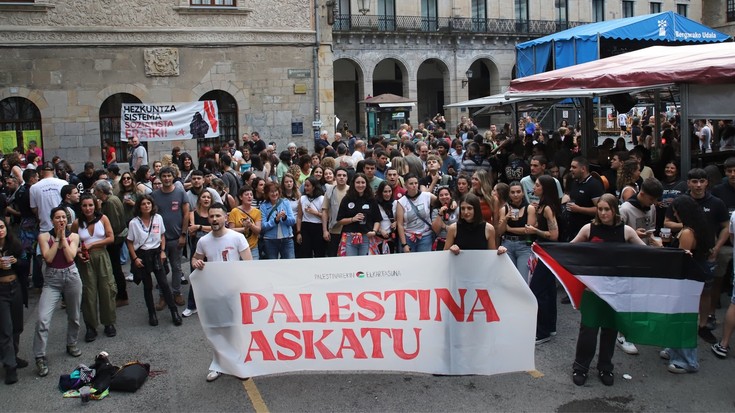 Palestinaren aldeko elkarretaratzea egin dute Bergaran
