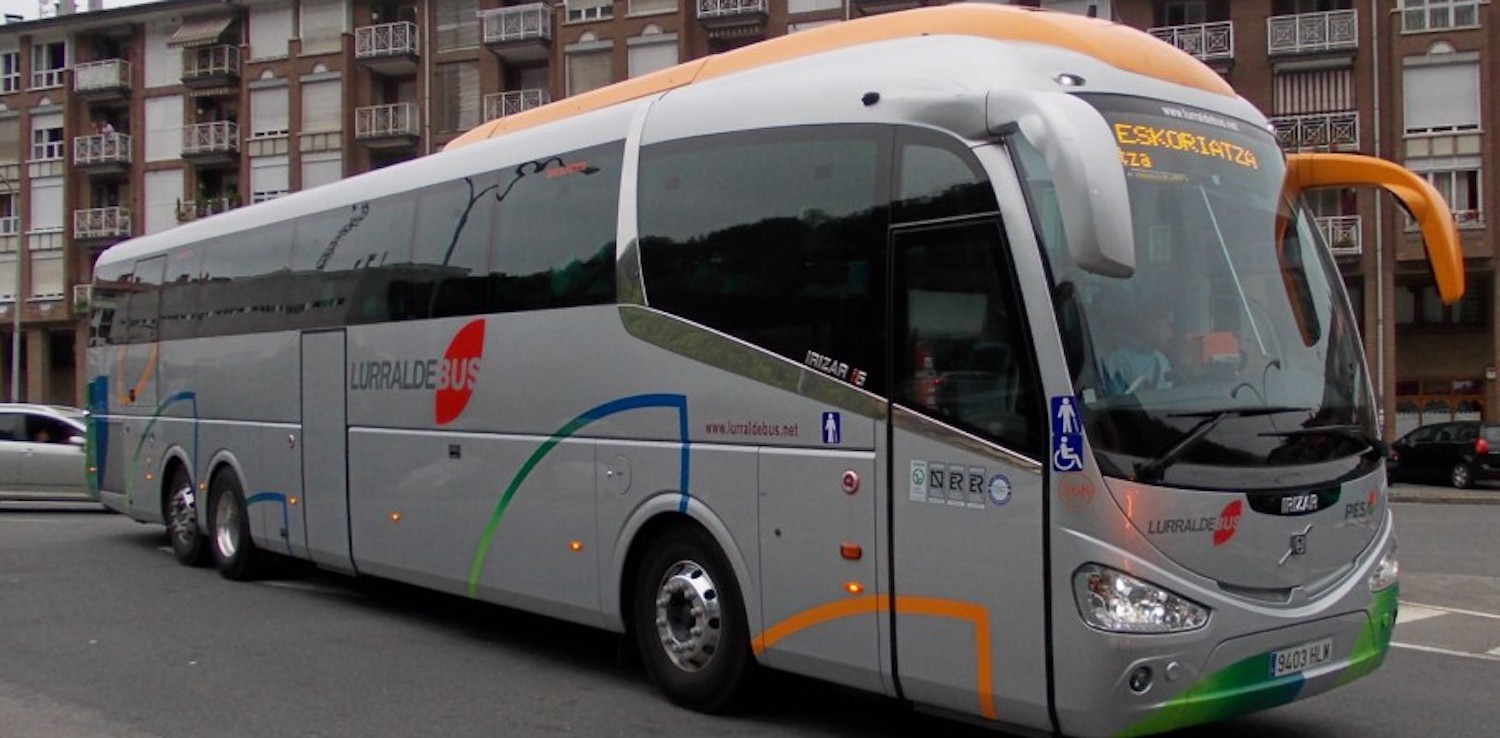 Autobus zerbitzu berezia iganderako