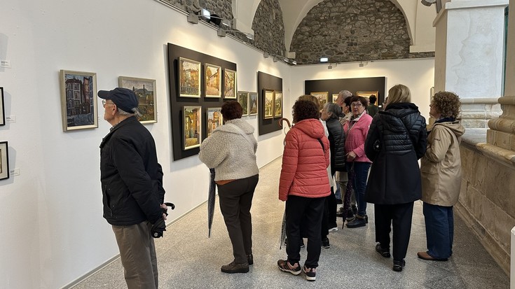 Julio Galartaren margolanek hartu dute Kulturateko klaustroa
