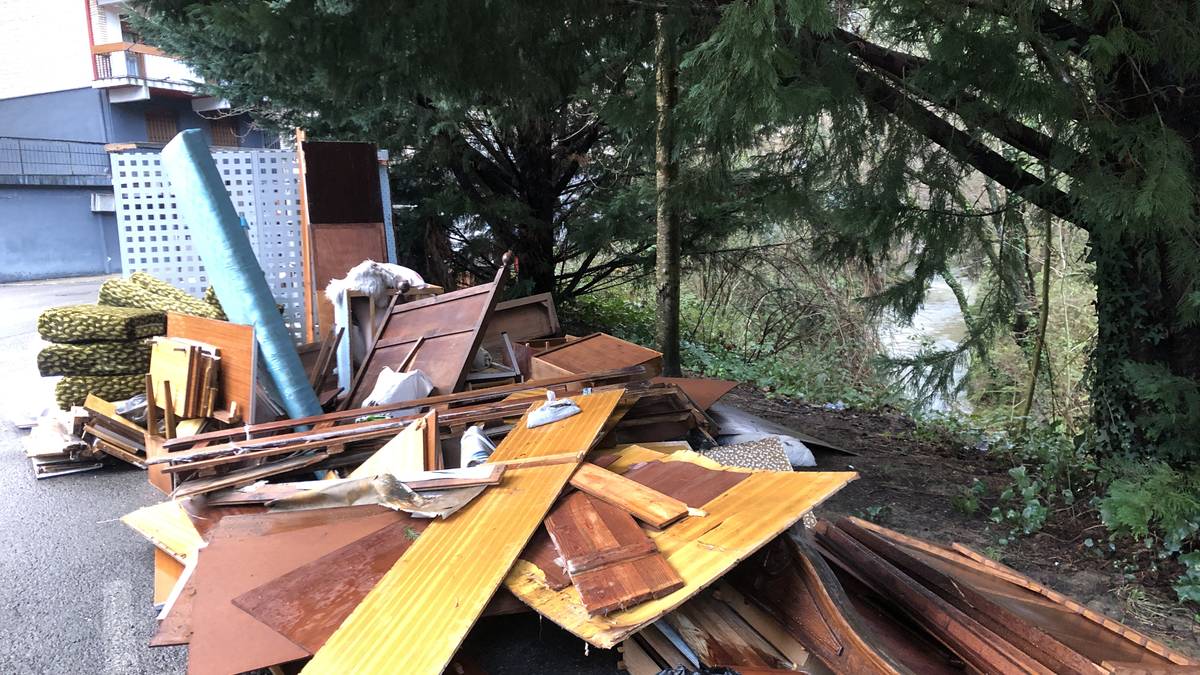 Traste zaharrak ateratzeko eguna