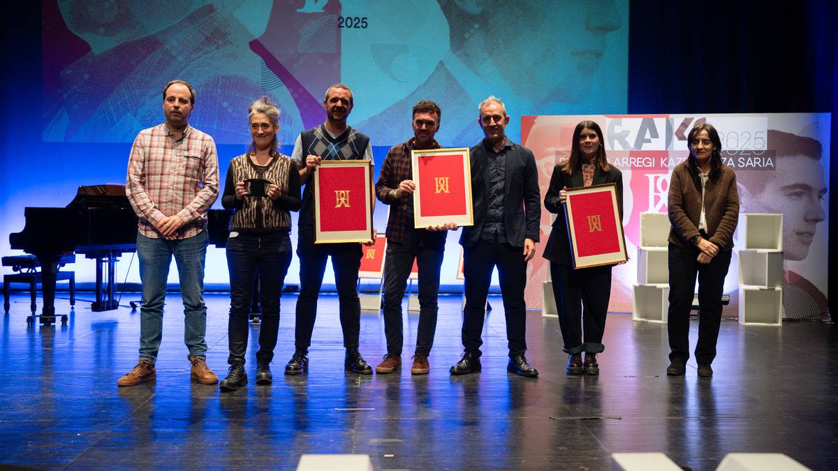 'Datuetatik tiraka' saioa Rikardo Arregi Kazetaritza Sarietako finalista izan da