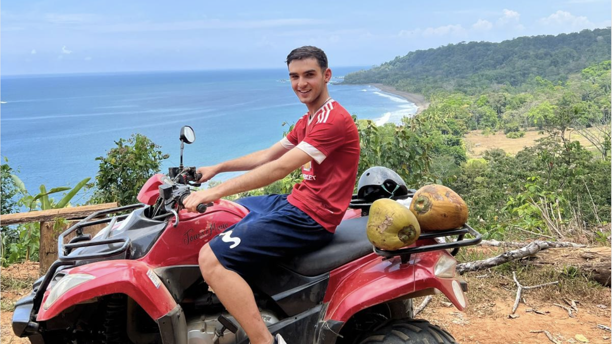 Jokin Larrinaga: "Ez da ikusten Leinn gradua ikasteak dakarren sakrifizioa"