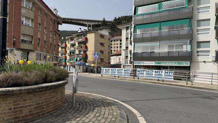 Greben gaineko azalpenak emateko hitzaldia gaur, M17aren harira