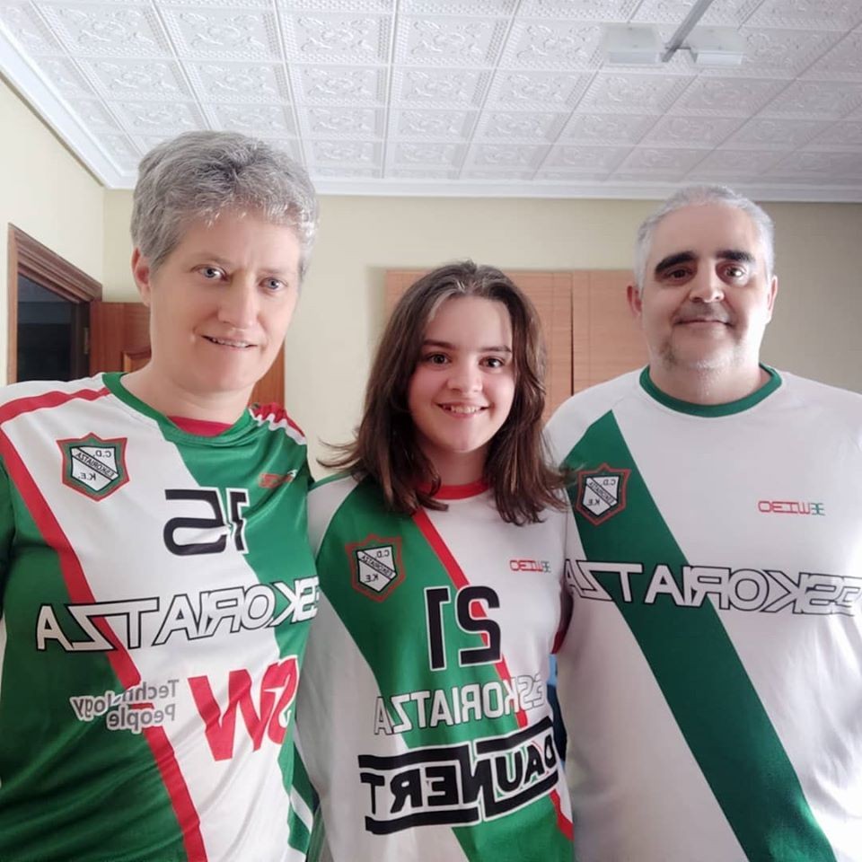 Kamiseta jantzita ospatu dute Kirol Elkartearen Eguna