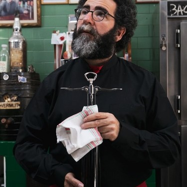 'El bar nuestro de cada día' antzezlana