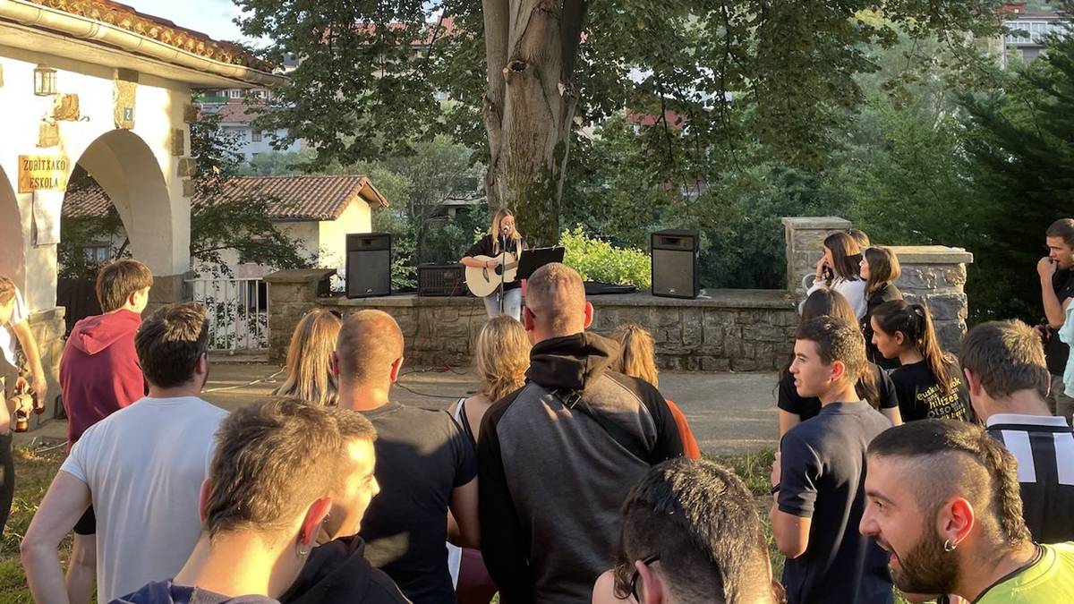 Zubitxa Zentro Sozialistaren bosgarren urteurrena ospatzeko hitzordu ugari abenduan