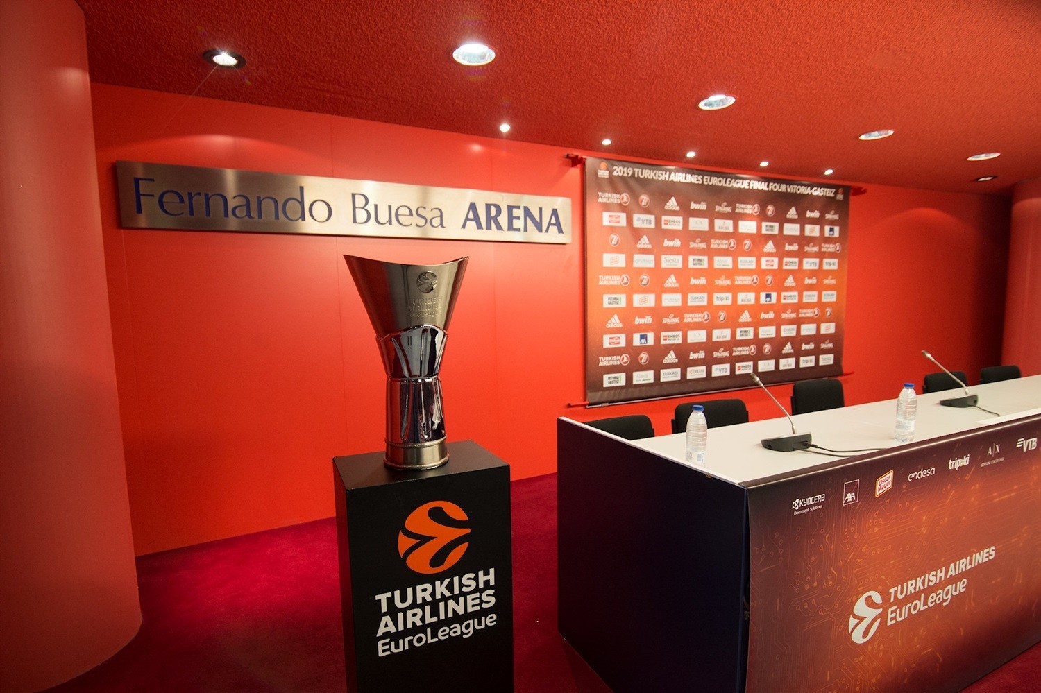 2019ko Saskibaloiko Euroligako trofeoa egongo da ikusgai Goi Eskola Politeknikoan