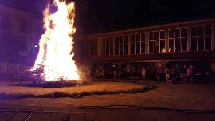 San Juan sua piztuko dute ostiralean, espiritu txarrak uxatzeko
