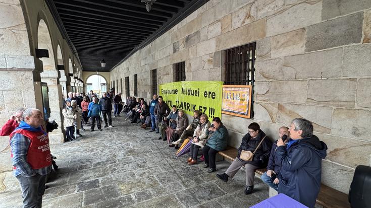Emakume helduen kontrako indarkerian jarri dute fokua gaurko elkarretaratzean Bergarako pentsiodunek