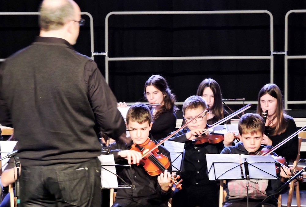 Ibarreko gazte orkestra  bik elkarrekin emanaldia 