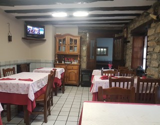 Maulanda jatetxean, bi pertsonarendako otordua