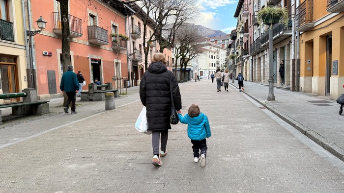 Formakuntza lehenetsiz, etxebizitza eta errolda giltzarri direla dio Caritasek