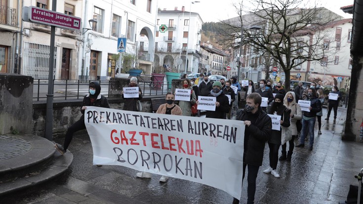 "Lan baldintza eta aisialdi duina" eskatu dute Aretxabaletako gaztelekurako