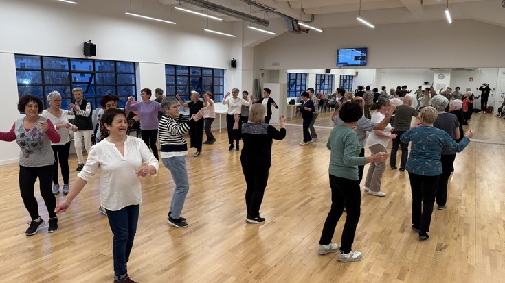 Arrasateko Portaloi elkartearen dantzaldia, otsaila behar bezala agurtzeko