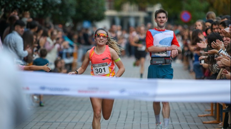 Bi hamarkada betetzear, Antxintxika krosak 400 korrikalari batuko ditu bihar