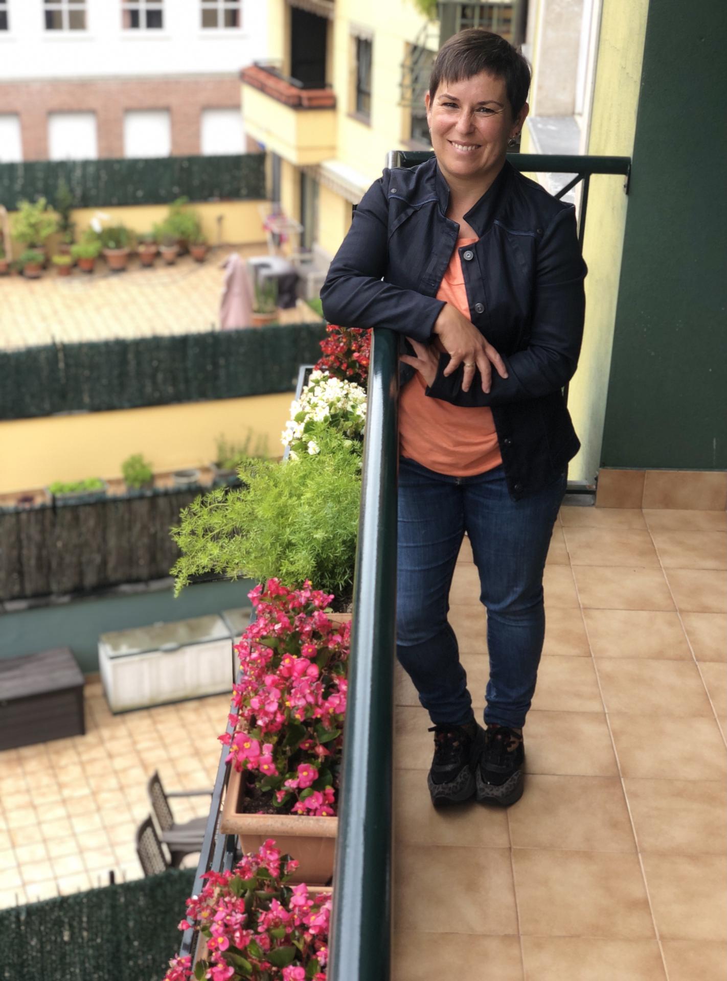 Pili Fernandez: "Loreek alaitasuna ematen didate"