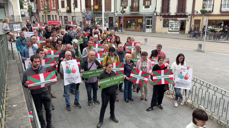 Gure Eskuren mobilizaziorako deiarekin bat egin dute hainbat aretxabaletarrek