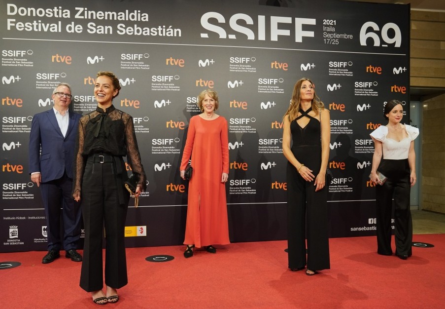 Zinemaldia sarien zain