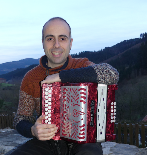 "Kantu alaia da, baina badu nostalgia puntu bat ere zati batean"