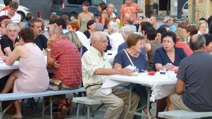 Kubatar kutsuko Elkartasun Festa izan da Antzuolan