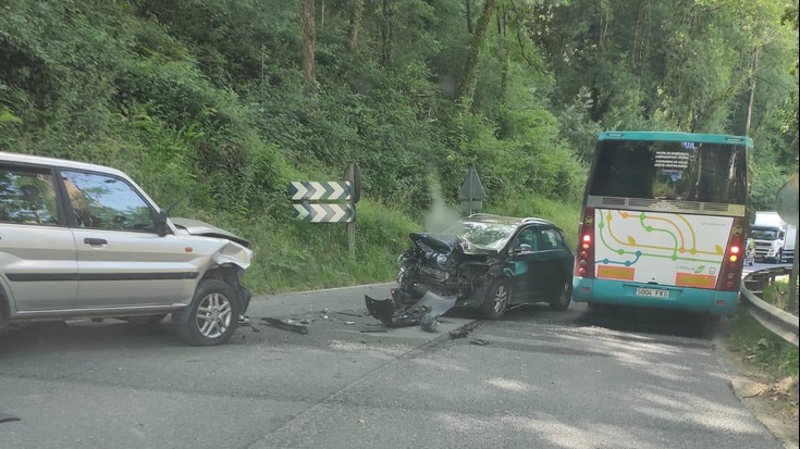 85 urteko gizonezko antzuolar bat hil da auto istripuan